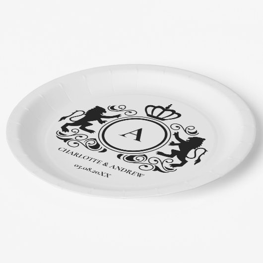 Kundenspezifisch Logo Monogramm Wappen Löwen  Pappteller (Schrägansicht)