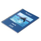 Kundenspezifische Delphine, die im Ozean tut Notizblock (Linke Seite)