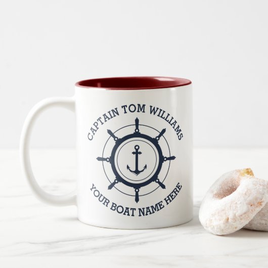 Kundenspezifischer Kapitän und Name des Schiffes A Zweifarbige Tasse (Mit Donut)