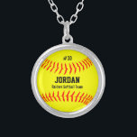 Kundenspezifischer Softball mit Spieler-Namen, Versilberte Kette<br><div class="desc">Diese niedliche Halskette kennzeichnet einen gelben Softball mit dem Namen Ihres Spielers,  Zahl und Teamnamen.  Ein perfektes Andenkengeschenk für Ihren Lieblingsspieler!  Karo heraus unsere anderen themed Geschenke des Softball durch das Klicken auf dem Colorfulgalshop Logo unten.</div>