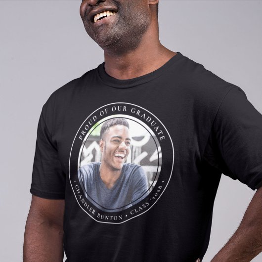 Kundenspezifischer Stolz auf unseren Graduate Foto T-Shirt