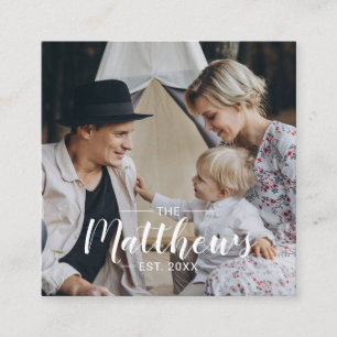 Kundenspezifisches Foto mit Familienname und fests Quadratische Visitenkarte