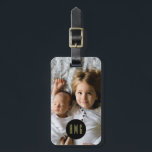 Kundenspezifisches Foto| Monogramm| Anschrift Gepäckanhänger<br><div class="desc">Laden Sie Ihr Lieblingsstift von Instagram, Telefon oder Ihrem Zuhause-Computer auf dieses individuelle Gepäckanhänger mit Ihrem Monogramm in einem schwarzen Kreis-Rahmen in der Mitte. Auf der Rückseite befinden sich Punkte für Ihre individuelle Rücksendeadresse und Telefonnummer. ****** Wenn Ihr Foto abgeschnitten ist, verwenden Sie die Funktion "Bearbeiten Sie dieses Design" oder...</div>