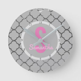 Kundenspezifisches Mädchen-Namen-Rosa-Silber Runde Wanduhr