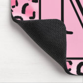 Kundenspezifisches Monogramm. Schwarzer und rosa Mousepad (Ecke)