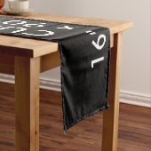 Kundenspezifisches personalisiertes Schwarzes 16" Mittelgroßer Tischläufer (Beispiel)