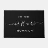 Künftig Herr und Frau Hand Scripted Family Black Fußmatte (Vorderseite)