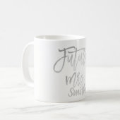 KÜNFTIGE FRAU. Silver Modern Script Name Personali Kaffeetasse (Vorderseite Links)