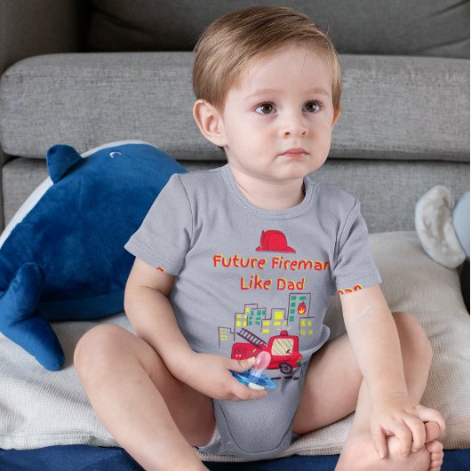 Künftiger Feuerwehrmann wie Vater Hand gezogen Baby Strampler