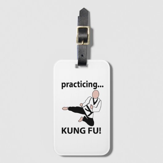 Kung Fu Practicing Kung Fu Gepäckanhänger (Vorderseite Vertikal)