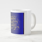 "Kunst in jeder Hinsicht: Die Eleganz des designte Jumbo-Tasse (Vorderseite Rechts)