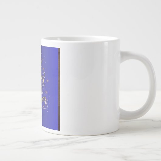"Kunst in jeder Hinsicht: Die Eleganz des designte Jumbo-Tasse (Rechts)