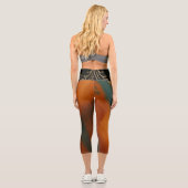 Kunst in Motion - Elegante Abstrakte Loungewear Capri Leggings (Rückseite)