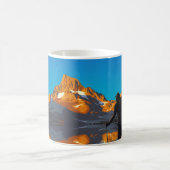 Kunst - Über Banner Peak - John Muir Trail Kaffeetasse (Mittel)