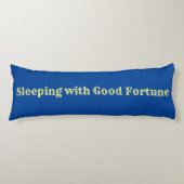 KUNST UND DESIGN SEITENSCHLÄFERKISSEN (Vorderseite)