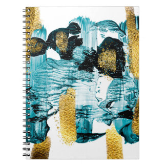 Kunst und Gold. Trendfarben mit goldener Farbe und Notizblock