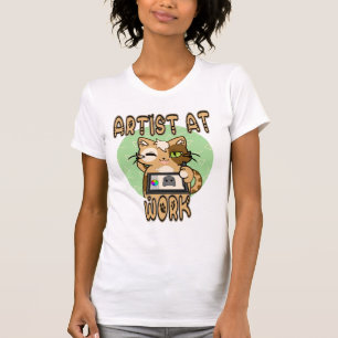 Künstler bei der Arbeit – niedliches Katzendesign T-Shirt