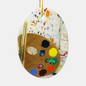 Künstler malen Spritzer und Farbpalette Keramikornament (Hinten)