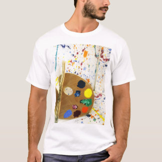Künstler malen Spritzer und Farbpalette T-Shirt