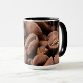 Künstlerisch geröstete Kaffeebohnen Tasse (VorderseiteRechts)