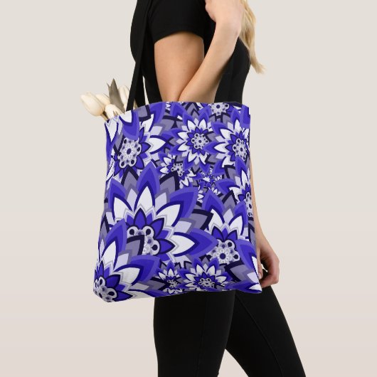 Künstlerische Blaublüten Tote Tasche (Von Nahem)