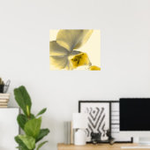 Künstlerische Blume in Gelb Poster (Heimbüro)