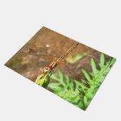 Künstlerische Libellenruhe auf einer Blume Fußmatte (Schrägansicht)