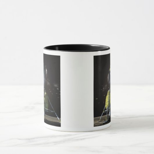 Künstlerische Wiedergabe eines neuen Raumschiffs z Tasse (Zentrum)