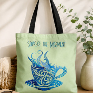 Künstlerischer blauer Kaffeebecher mit wirbelnden Tasche