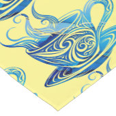 Künstlerischer Blue Coffee Cup mit wirbelnden Must Kurzer Tischläufer (Ecke)