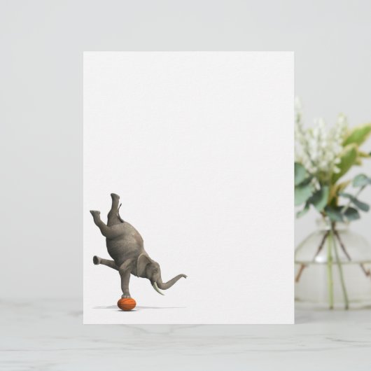 künstlerischer Elefant (Stehend Vorderseite)