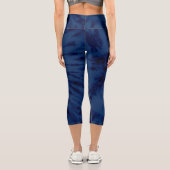 Künstlerisches Cooles Navy Blue Gefärbte Krawatte Capri Leggings (Rückseite)
