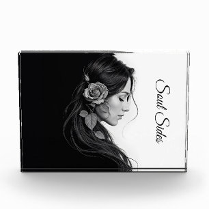 Künstlerisches Frauenprofil mit Rose in Monochrome Fotoblock