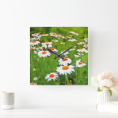 Künstlerisches Licht und farbenfrohe weiße Gartend Quadratische Wanduhr (Zuhause)