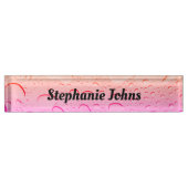 Künstlerisches Muster, rosa Rose, goldfarbene Mono Namensplakette (Vorderseite)