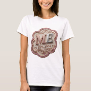 Künstlerisches Silber ME EST 2004 Zitat Design T-Shirt