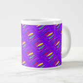 Kunstmuster auf brüchig lila Jumbo-Tasse (Vorderseite Rechts)