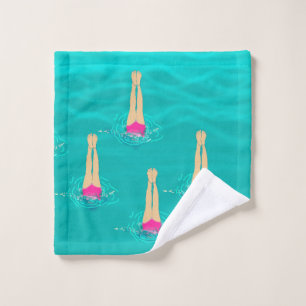 Kunstschwimmer schwimmen unter Wasser Waschlappen