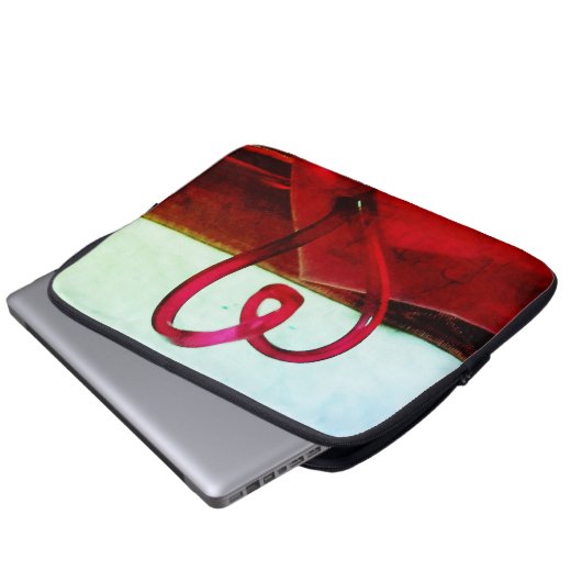 Kunststoffherz Laptopschutzhülle (Vorne Knopf)