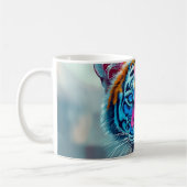 Kunstwerk eines Tigers mit lebendigem, neonfarbene Kaffeetasse (Links)