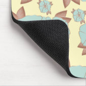 Kupfer Blassblüte Aquamarine Blüte auf Pastellgelb Mousepad (Ecke)
