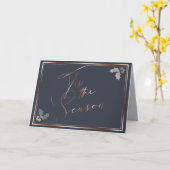 Kupfer Dusty Blue Dies ist die Jahreszeit Kalligra Karte (Gelbe Blume)