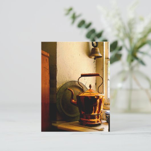 Kupfer Tea Kettle auf Windows Postkarte (Stehend Vorderseite)