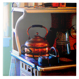 Kupfer Tee Kettle auf Stove Fliese