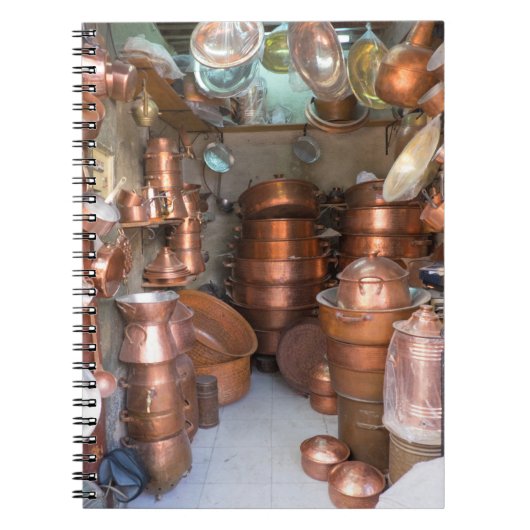 Kupfertöpfe auf dem Markt Notizblock (Vorderseite)