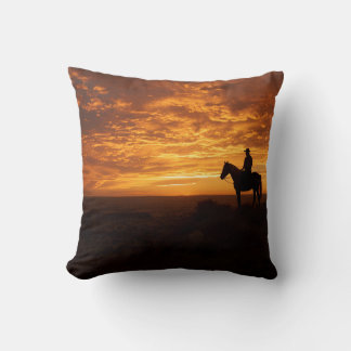 Kupferuntergang Warme Töne Cowboy Silhouette Kunst Kissen