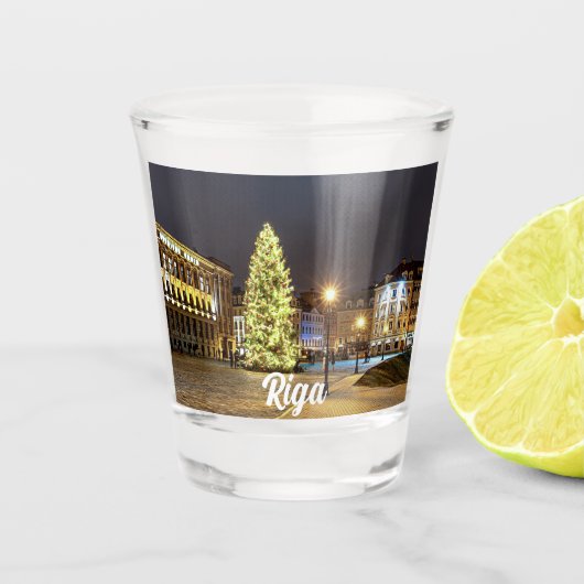Kuppelplatz mit Weihnachtsbaum in Riga Schnapsglas (Vorderseite)