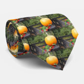 Kürbis auf den schwarzen Zaun Krawatte (Gerollt)