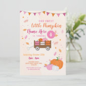 Kürbis-Geburtstag laden Fall-rosa Mädchen-Anhänger Einladung (Stehend Vorderseite)