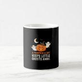 Kürbis-Geist-Halloween-Zitat-Design_1 Kaffeetasse (Mittel)